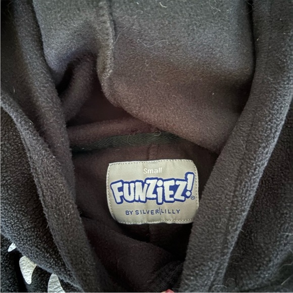 Skeleton onesie - Picture 2 of 2